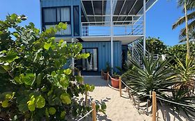 Casa Arsha Beachfront Bed&Breakfast